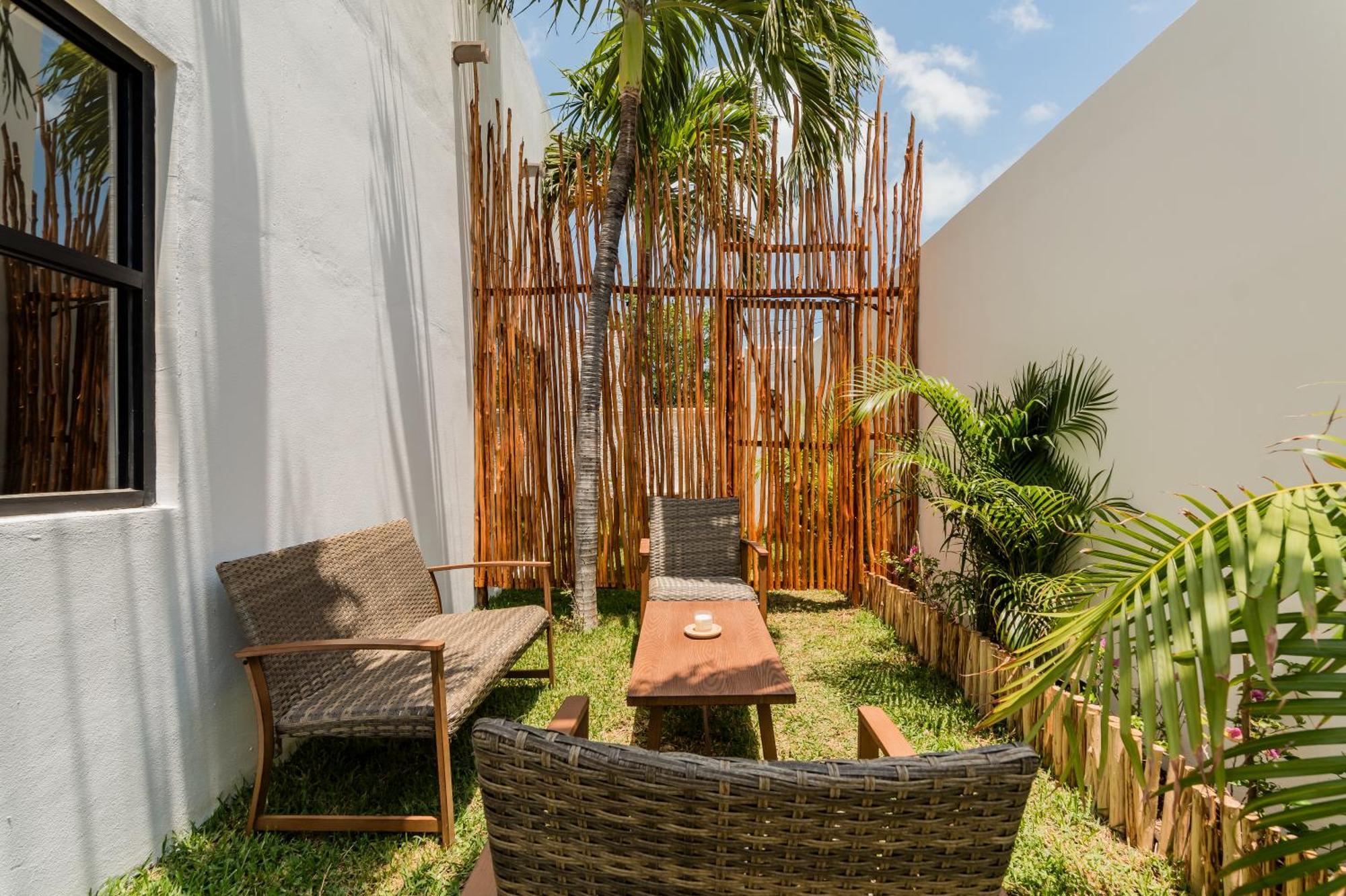 *Casa Aluxes- Guesthouse* Канкун Екстер'єр фото