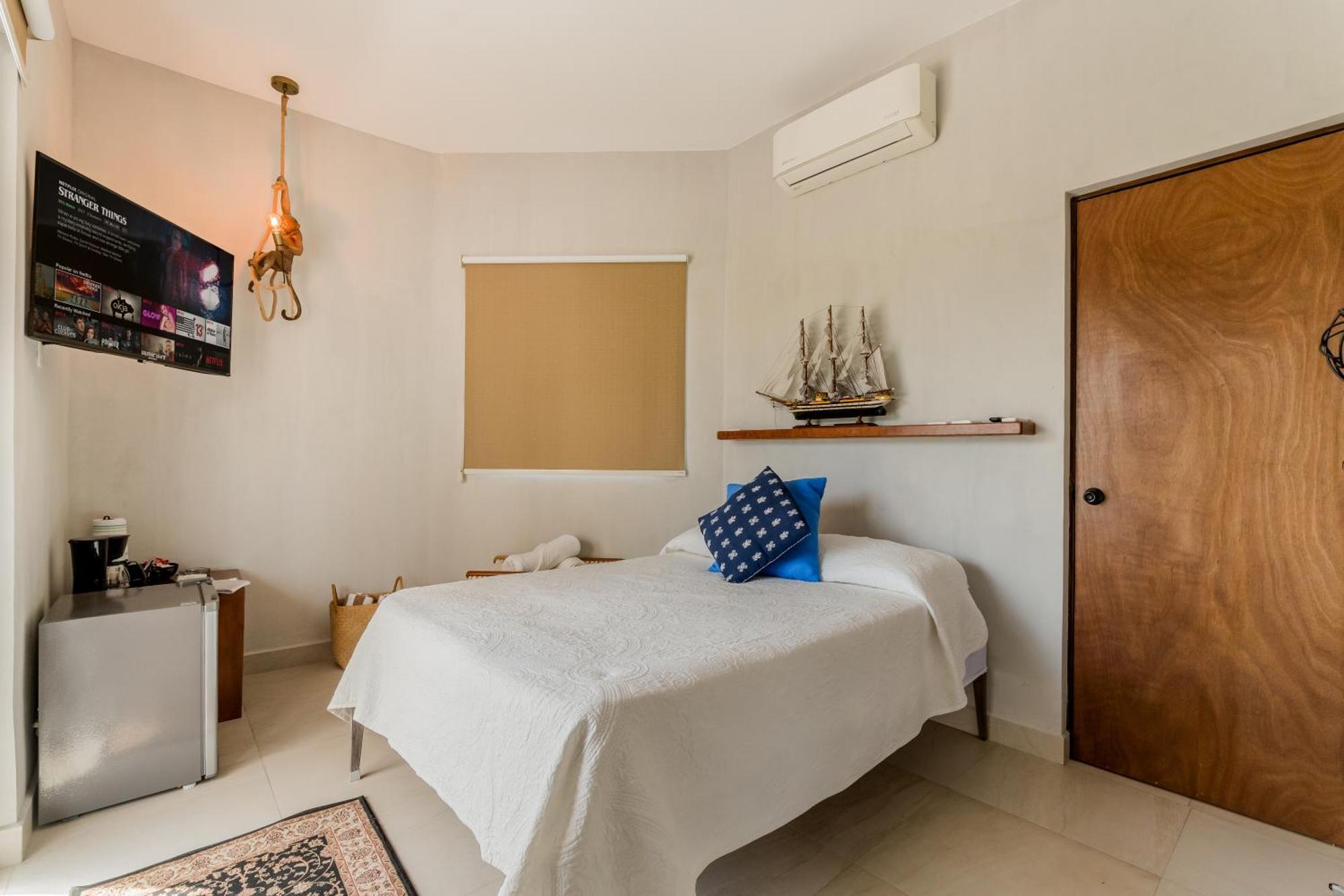 *Casa Aluxes- Guesthouse* Канкун Екстер'єр фото