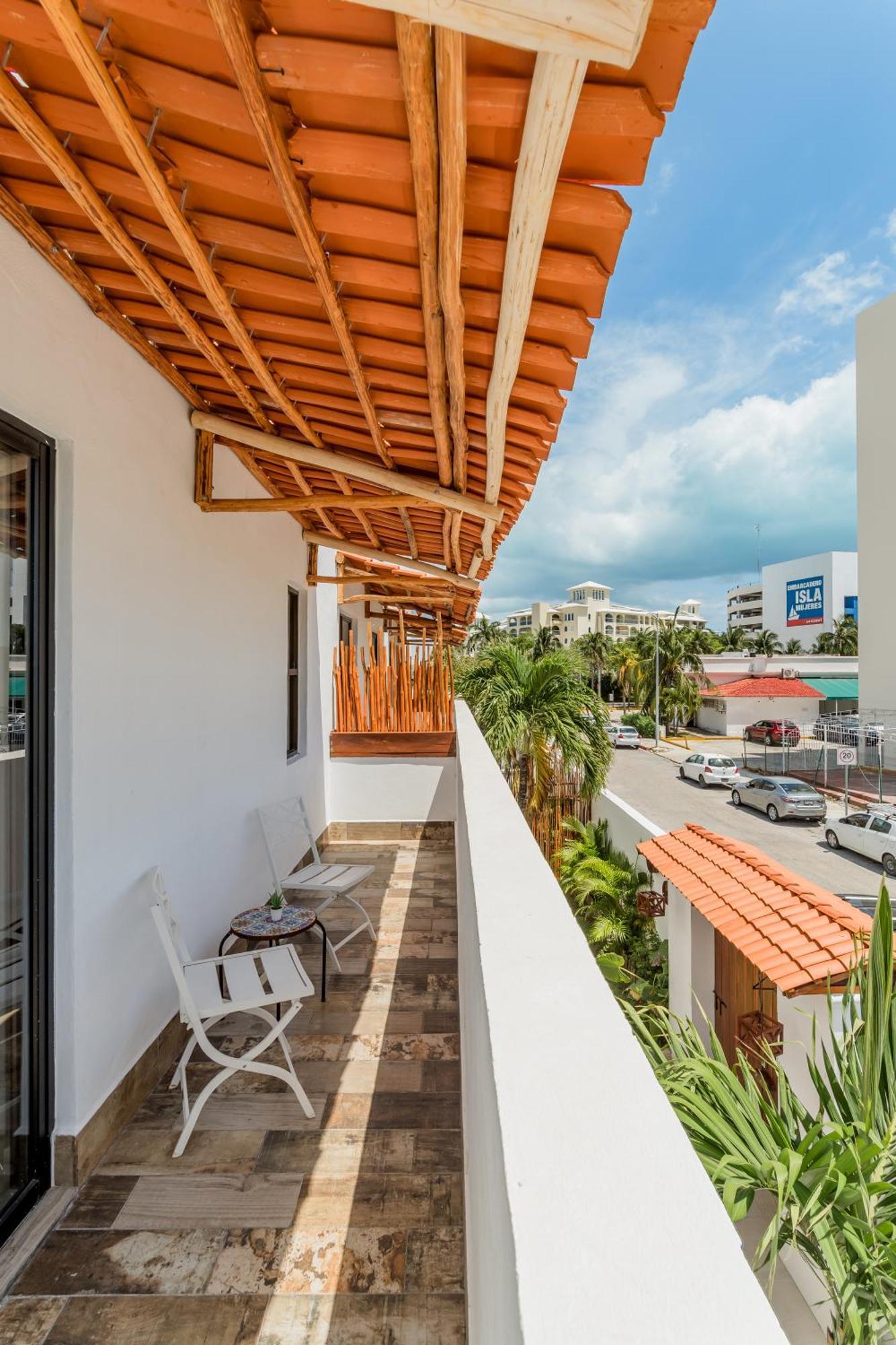 *Casa Aluxes- Guesthouse* Канкун Екстер'єр фото